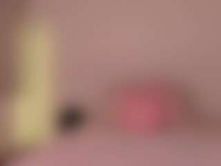 Live cam show with Nicole - Petite on Camsoda