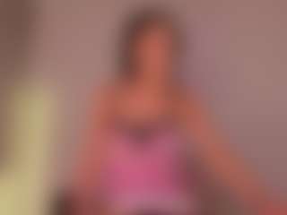 Live cam show with Nicole - Wet on intimatelivegirls.com