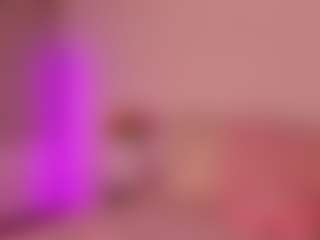 Live cam show with Nicole - Ebony Shaved Pussy on AdultVida.com