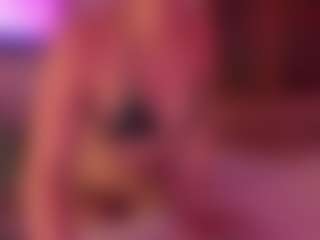 Live cam show with Nicole... - Petite on friskycurves.com