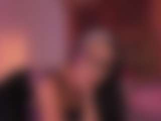 Live cam show with Nicole... - Shaved Pussy on Camsoda