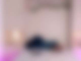 Live cam show with KeylaRoss - Flashing on TeamSkeetLive