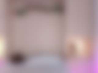 Live cam show with KeylaRoss - Living Room on Instabang