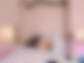 Live cam show with KeylaRoss - Bedroom on Gym Cam Girls