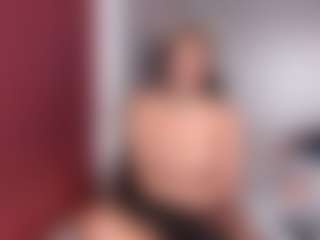Live cam show with KeylaRoss - Facial Piercings on WildCum