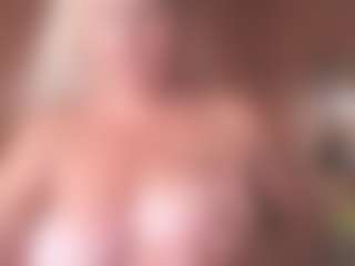 Live cam show with miranda-robinson - Tease Blonde Hair on sexytreat.net