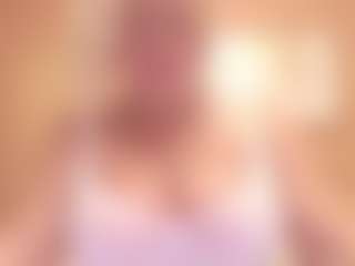 Live cam show with miranda-robinson - Blue Eyes on AdultVida.com