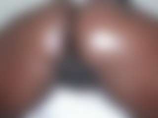 Live cam show with sexxy - Facial Piercings on TastyBlacksLive