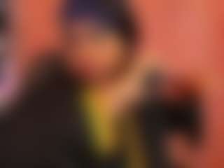 Live cam show with FalakYasin - Living Room on Camsoda