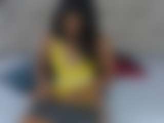 Live cam show with Hanna-lens - Living Room on livesuperchat.net