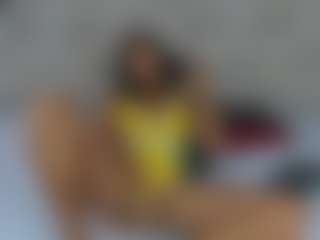 Live cam show with Hanna-lens - Living Room on sexytreat.net