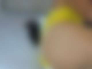 Live cam show with Hanna-lens - Thin on Camsoda