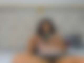 Live cam show with Hanna-lens - Thin on Camsoda
