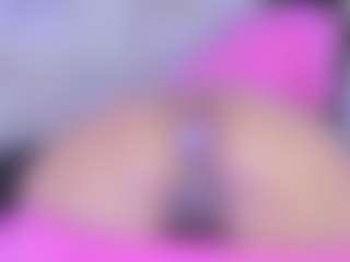 Live cam show with Hanna-lens - Living Room on Camsoda