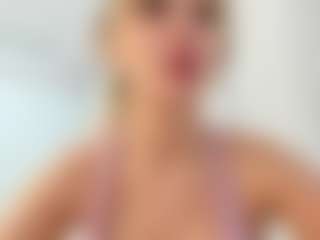 Live cam show with Lissa Babe - Brown Hair on TeamSkeetLive