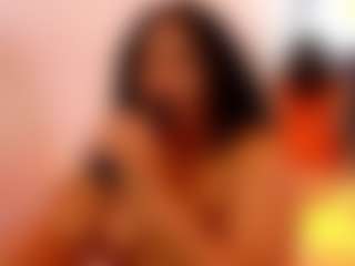 Live cam show with AnnieWolf - Shaved Pussy on Fit Hotties