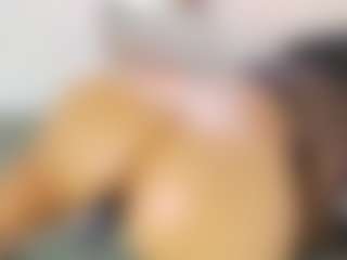 Live cam show with AnnieWolf - Ass Clapping on Free Soda