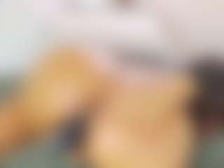 Live cam show with AnnieWolf - Ebony Squirt on Camiplay Live
