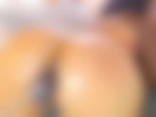 Live cam show with AnnieWolf - Ebony Squirt on Camsoda