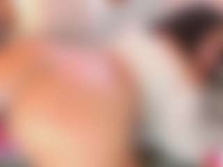 Live cam show with AnnieWolf - Striptease on Hubzter Live