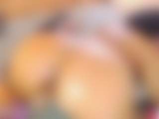 Live cam show with AnnieWolf - Bedroom Ebony on Chatstar