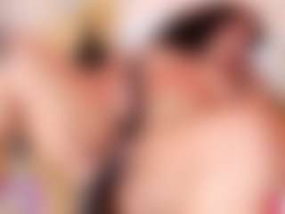 Live cam show with AnnieWolf - Black Dildo on eurowanks.com