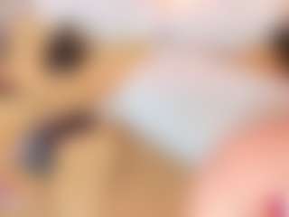 Live cam show with AnnieWolf - Black Small Tits on chickslive.net