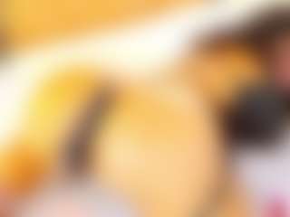 Live cam show with AnnieWolf - Control on StripNow
