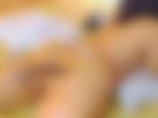 Live cam show with AnnieWolf - Striptease on Camsoda