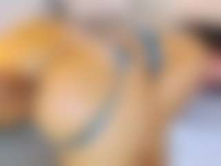 Live cam show with AnnieWolf - BBW Ebony on AdultVida.com