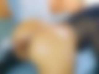 Live cam show with AnnieWolf - Bedroom Ebony on Camsoda | colombia