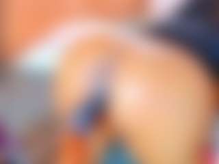Live cam show with AnnieWolf - Bedroom Black on Camsoda | colombia