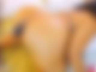 Live cam show with AnnieWolf - Double Penetration on madthumbs