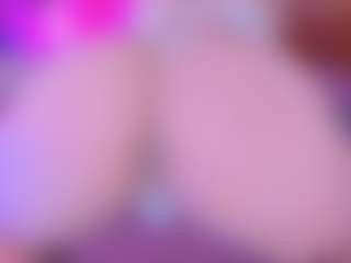 Live-Cam-Show mit Nicky Love - Tease auf Camsoda