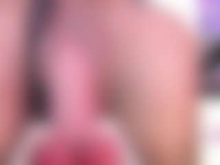 Live cam show with CookiesAndBoots - Gagging on TottyGirls