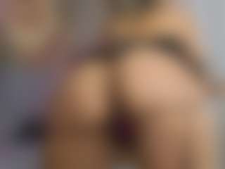 Elisse Cinnamon's Live Sex Cam Show