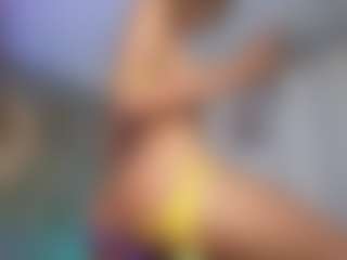 Elisse Cinnamon's Live Sex Cam Show