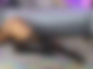 Elisse Cinnamon's Live Sex Cam Show