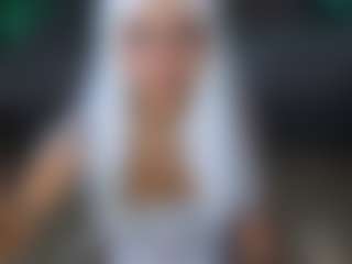 Elisse Cinnamon's Live Sex Cam Show