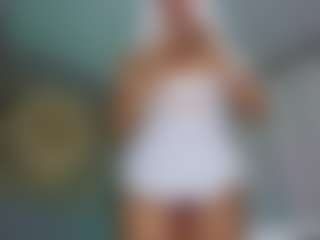 Elisse Cinnamon's Live Sex Cam Show