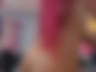 Live cam show with Elisse Cinnamon - Shake on boobsie.com