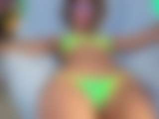 Elisse Cinnamon's Live Sex Cam Show