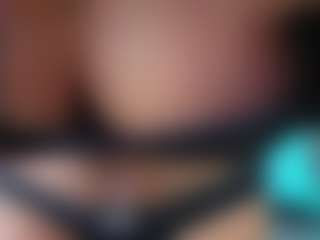 Elisse Cinnamon's Live Sex Cam Show