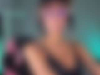 Elisse Cinnamon's Live Sex Cam Show