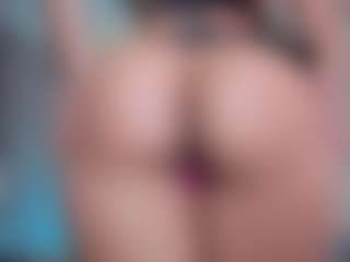 Elisse Cinnamon's Live Sex Cam Show