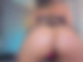 Elisse Cinnamon's Live Sex Cam Show
