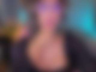 Elisse Cinnamon's Live Sex Cam Show