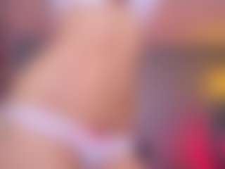 Elisse Cinnamon's Live Sex Cam Show