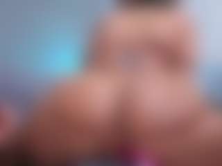 Elisse Cinnamon's Live Sex Cam Show