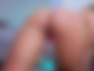 Elisse Cinnamon's Live Sex Cam Show